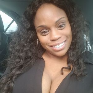 Meet your Posher, Crystal